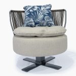 SILLA PARA TERRAZA, ESTRUCTURA EN HIERRO Y RATTAN PLASTICO, CADA SILLA CON SU COJIN DE TEXTIL SINTETICO RELLENO DE ESPUMA, USO RESIDENCIAL, MERCANCIA NUEVA, NO TIENE REFERENCIA, NI MARCA,