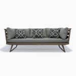 MESA DE CENTRO PARA TERRAZA ESTRUCTURA EN ALUMINIO , CUBIERTA VIDRIO PINTADO CON SIMULACION DE MARMOLIZADO, USO RESIDENCIAL, MERCANCIA NUEVA, NO TIENE MARCA NI REFERENCIA