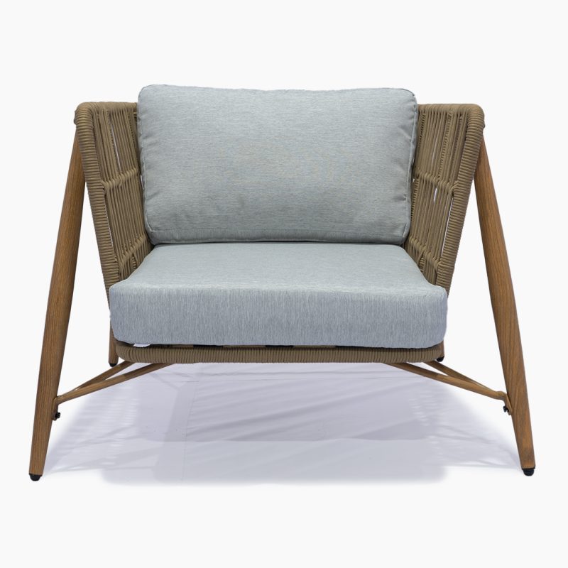 SOFA PARA TERRAZA MATERIA CONSTITUTIVA EN ALUMINIO, TEJIDO DE LAZO SINTETICO CADA SILLA TIENE COJIN DE TEXTIL SINTETICO RELLENO DE ESPUMA , USO RESIDENCIAL, MERCANCIA NUEVA, NO TIENE MARCA NI REFERENCIA